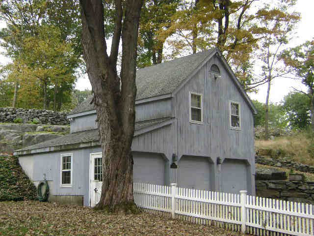 Building photograph for 208 LONG MTN RD